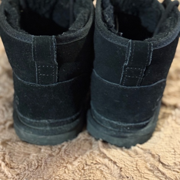 UGGs black booties size 9 - Picture 5 of 7